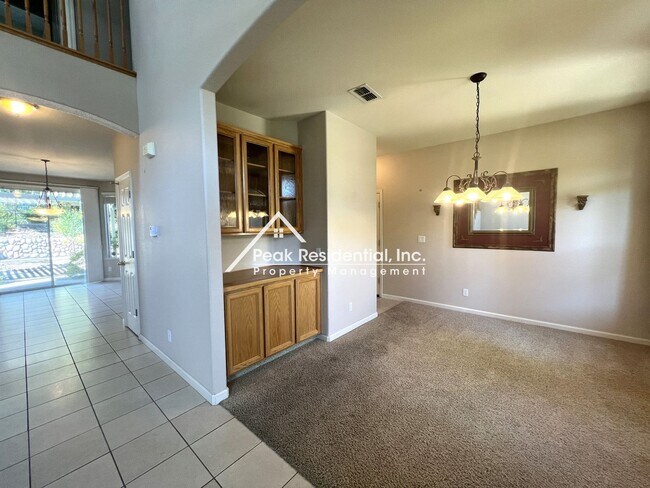 Foto del edificio - Spacious 4bd/3ba Folsom Home!