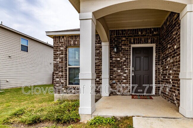 Building Photo - 720 Red Barn Bnd