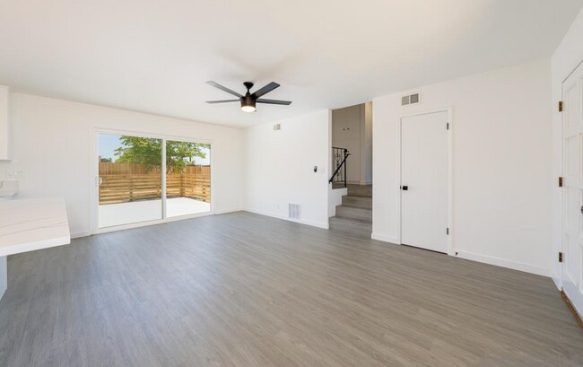 Foto del edificio - Modern 3-Bedroom Home in Paradise Hills (9...