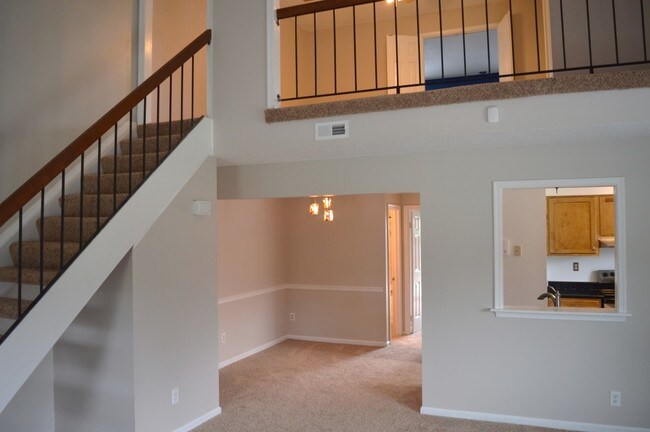 Foto del edificio - 5500 Rock Creek Ln