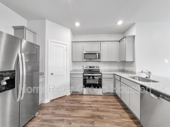 Building Photo - 10770 Red Flagstone Dr
