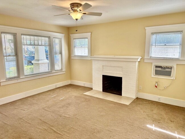 Building Photo - 3 br, 1 bath House - 1249 N Harrison Ave