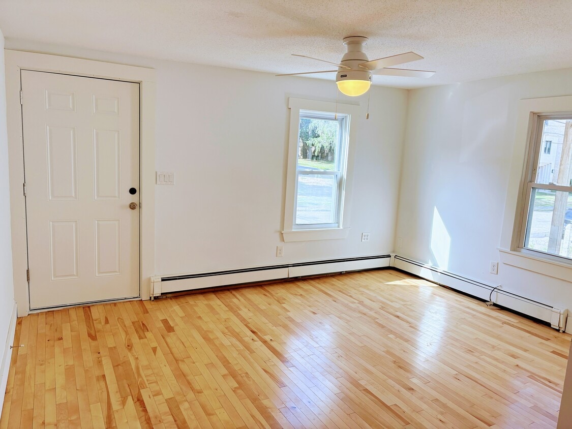 Primary Photo - 7 Percival St