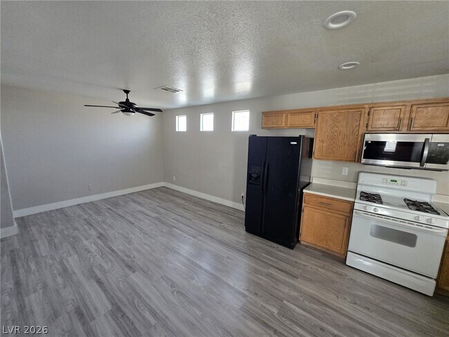 Foto del edificio - 5270 Paradise Skies Ave