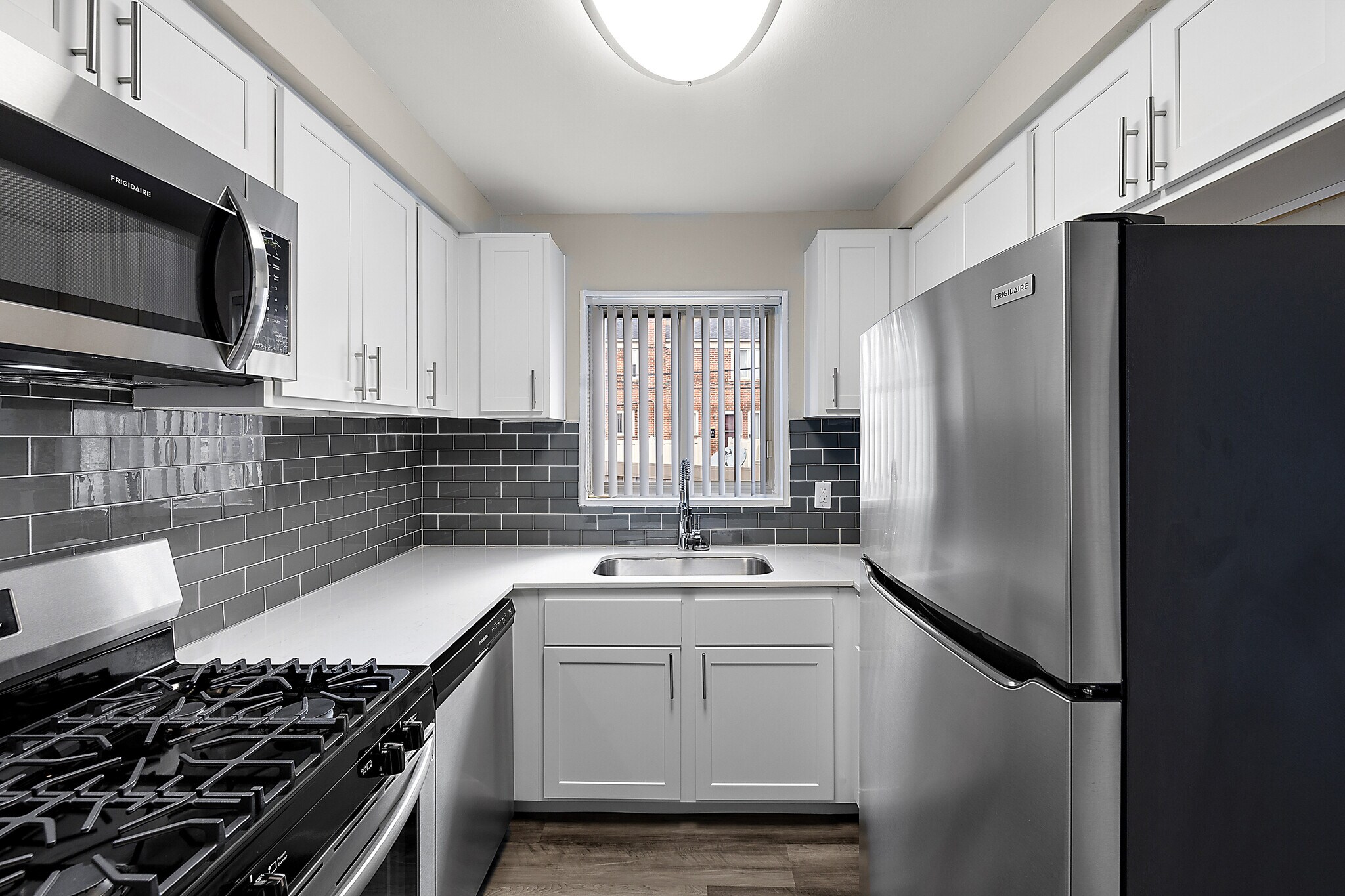 Oak Park Manor Apartments & Townhomes - 13600 Kenwood St Oak Park, MI ...