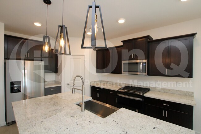 Foto del edificio - 5816 N 202nd Ln