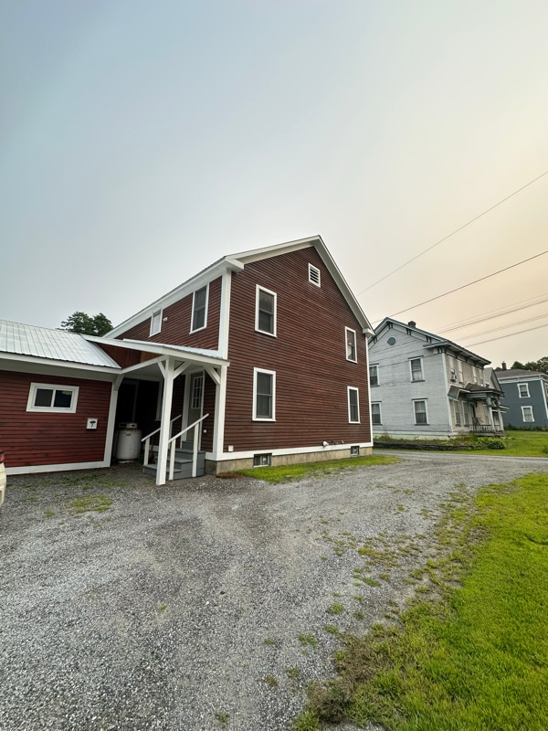 Primary Photo - 17 Central St