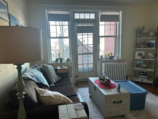 Building Photo - 2039 Commonwealth Ave