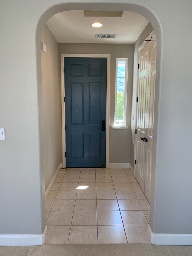 Building Photo - 1240 Royal Creek Court