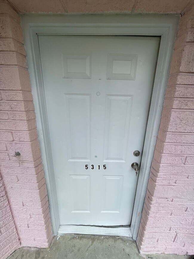 Foto del edificio - 5315 Avery Rd
