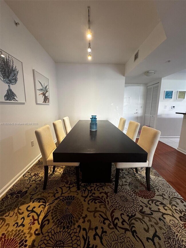 Foto del edificio - 2775 NE 187th St