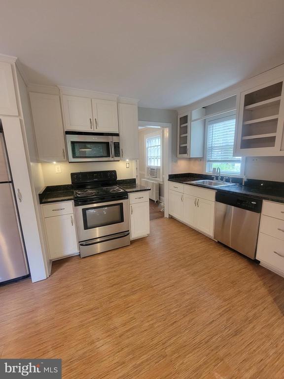 Foto del edificio - 905 Evergreen Ave