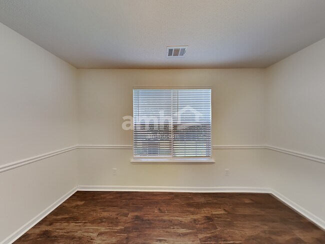 Foto del edificio - 200 Ernestine Way