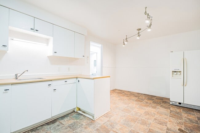 Building Photo - 2601 Chem. d'Oka