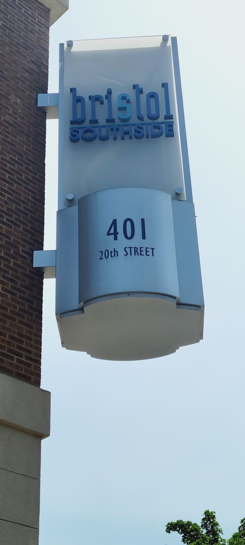 Building Photo - 401 20th St S