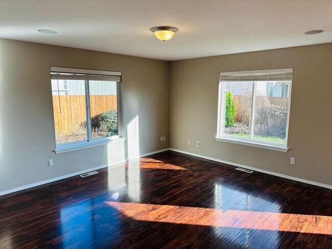 Foto del edificio - Charming Updated Property in Amazing Neighborhood