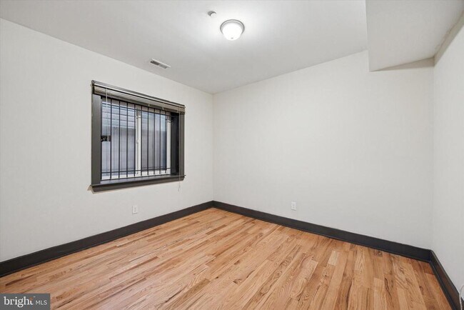 Foto del edificio - 1709 Arlington St