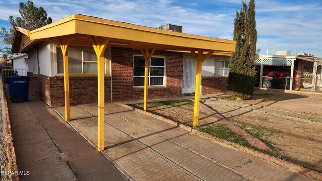 Building Photo - 5029 Tetons Dr