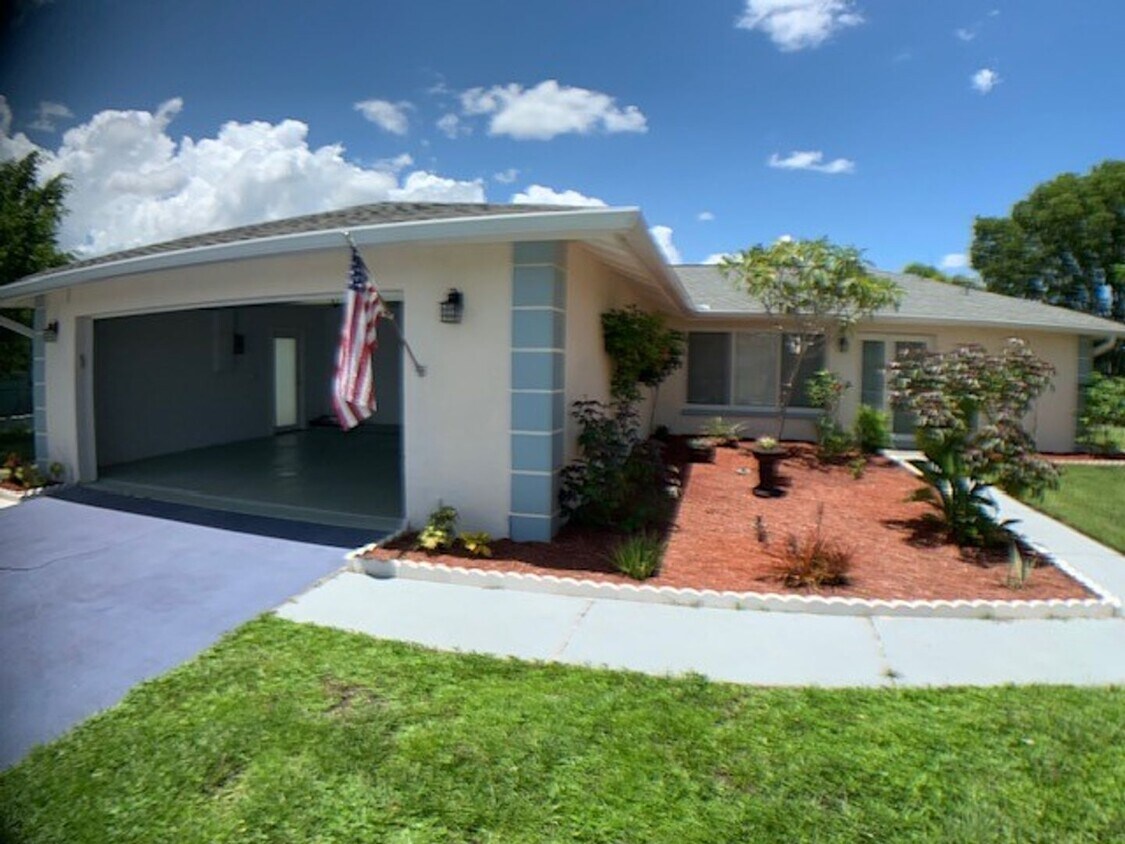 Primary Photo - 1342 Torreya Cir