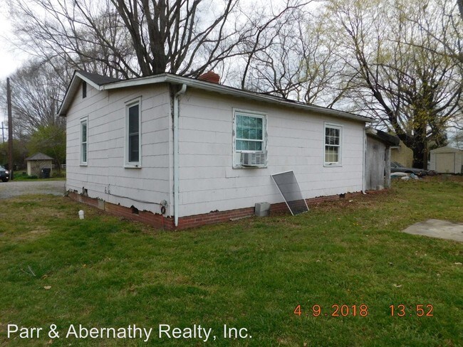 Building Photo - 2 br, 1 bath House - 1725 Ruffin Road
