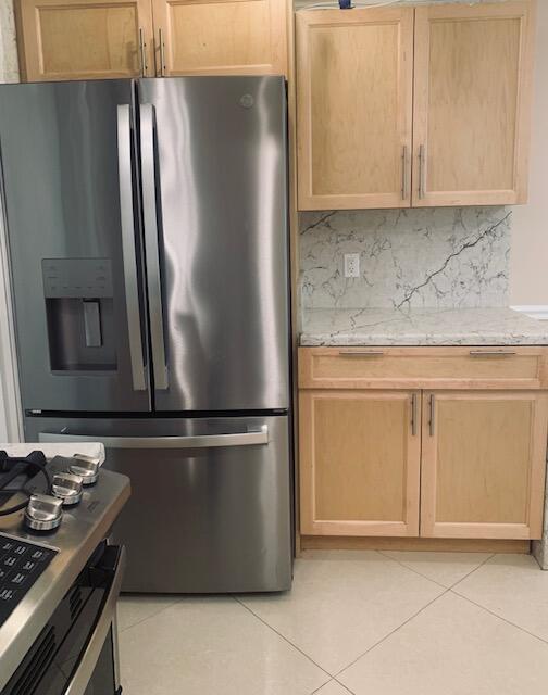 Foto del edificio - 881 NE 46th Ct