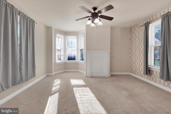 Foto del edificio - 4300 Main St