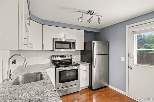 Building Photo - 35 Groton Dr