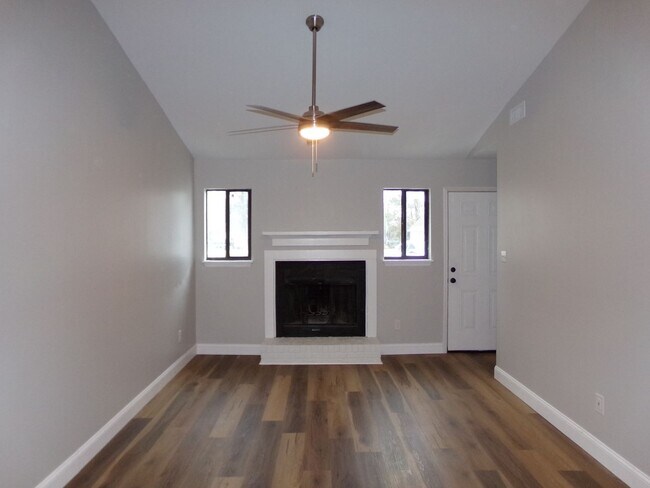 Foto del edificio - Modern Duplex