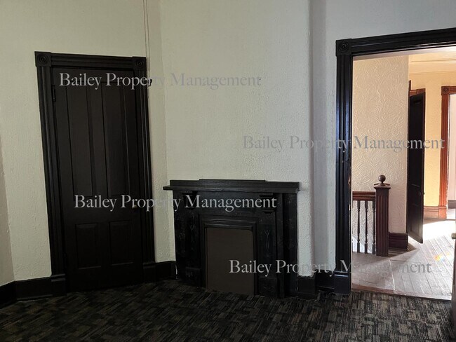 Foto del edificio - 329 E Oak St