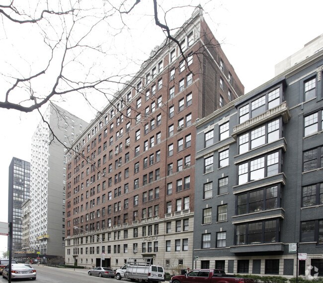 Foto del edificio - 227-237 E Delaware Pl