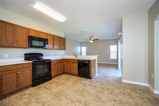 Building Photo - 446 Spike Ct