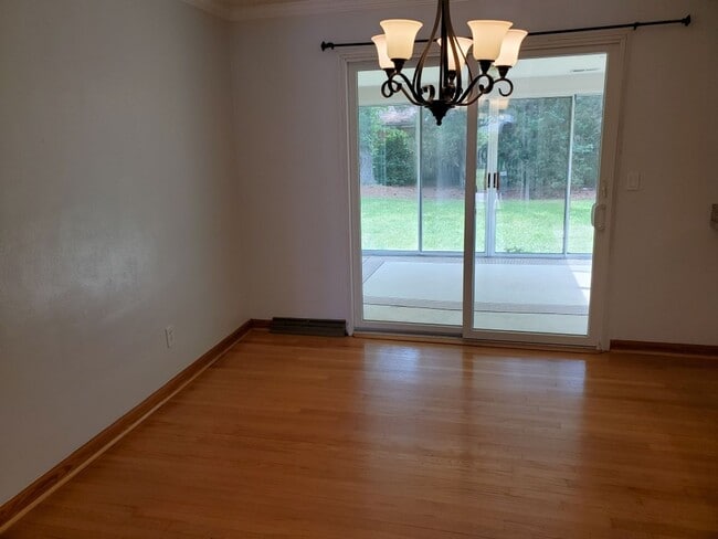 Building Photo - Lovely Home in the Lake Smith Terrace