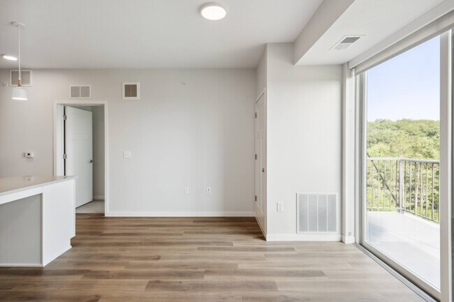 Interior Photo - The Eloise Apartments