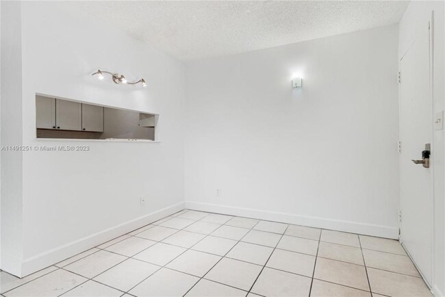 Foto del edificio - 1 bedroom in Hollywood FL 33023