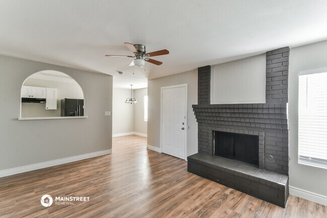 Building Photo - Pet Friendly