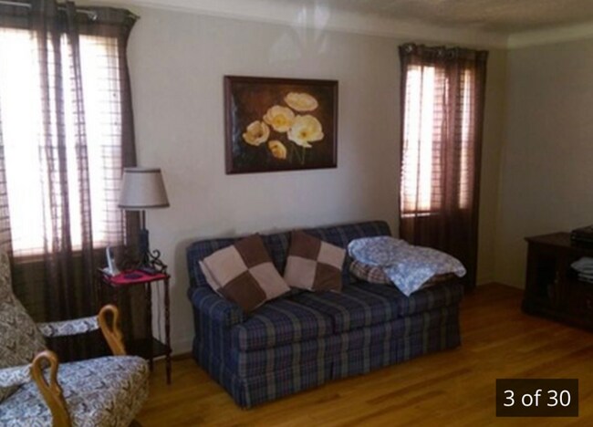 Building Photo - 2016 Grovewood Ave