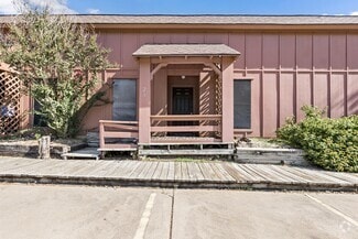 Building Photo - 3923 Old Oaks Dr