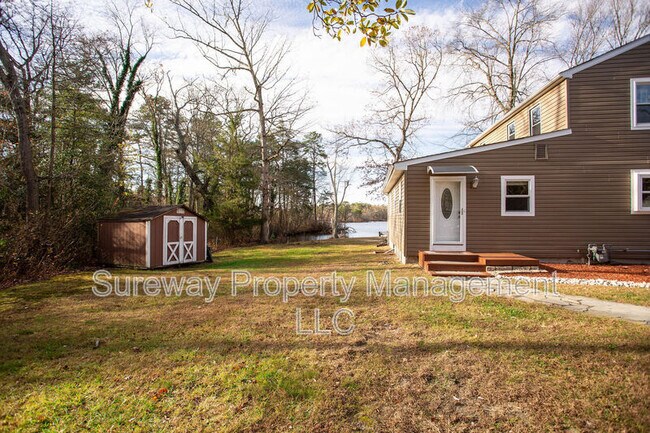 Foto del edificio - 90 Clubhouse Rd