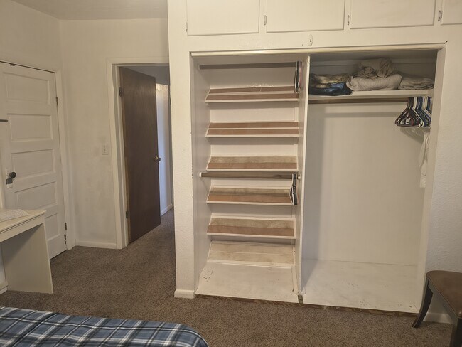 Foto del edificio - 700 Hughlett Ave