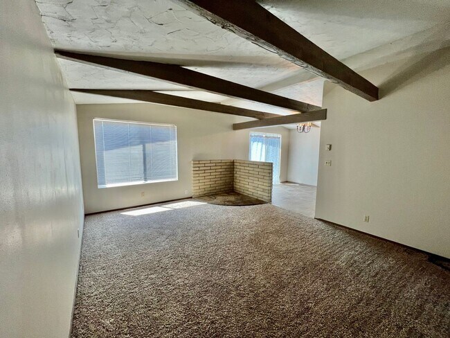 Building Photo - 1312-1314 N Brook Ct