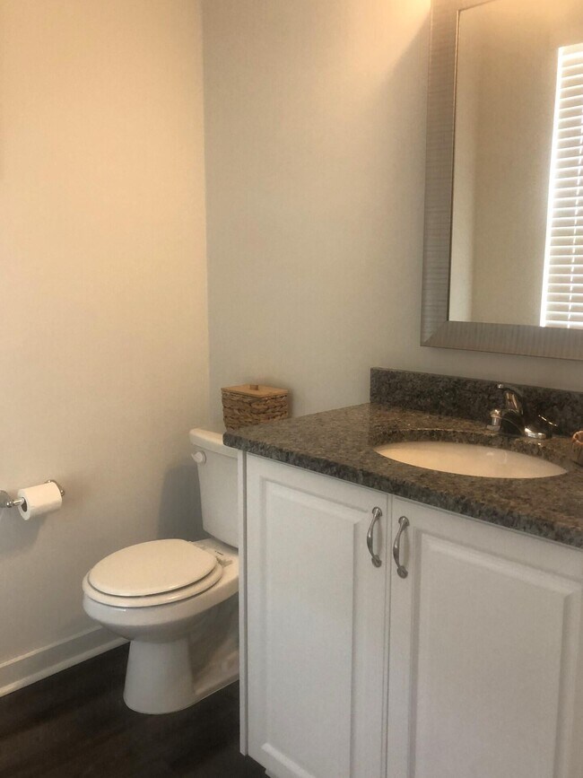 Foto del edificio - 7087 Hanford Dr