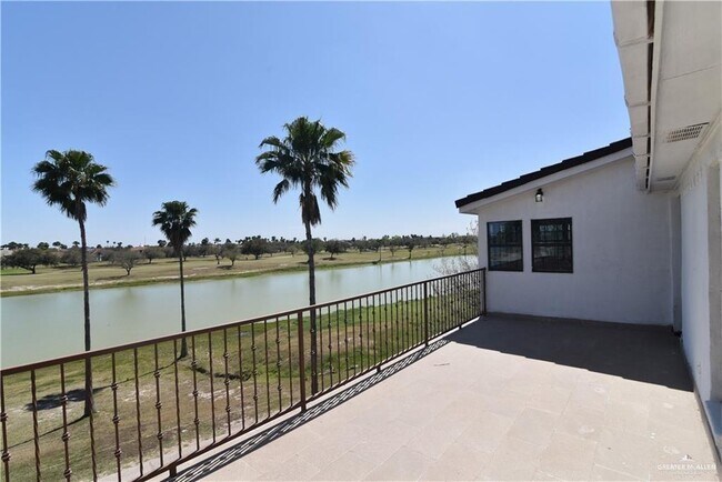 Foto del edificio - 310 Rio Grande Dr