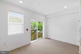Building Photo - 4021 Brown St