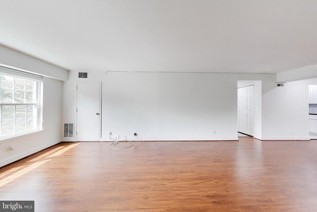 Building Photo - 7661 Provincial Dr