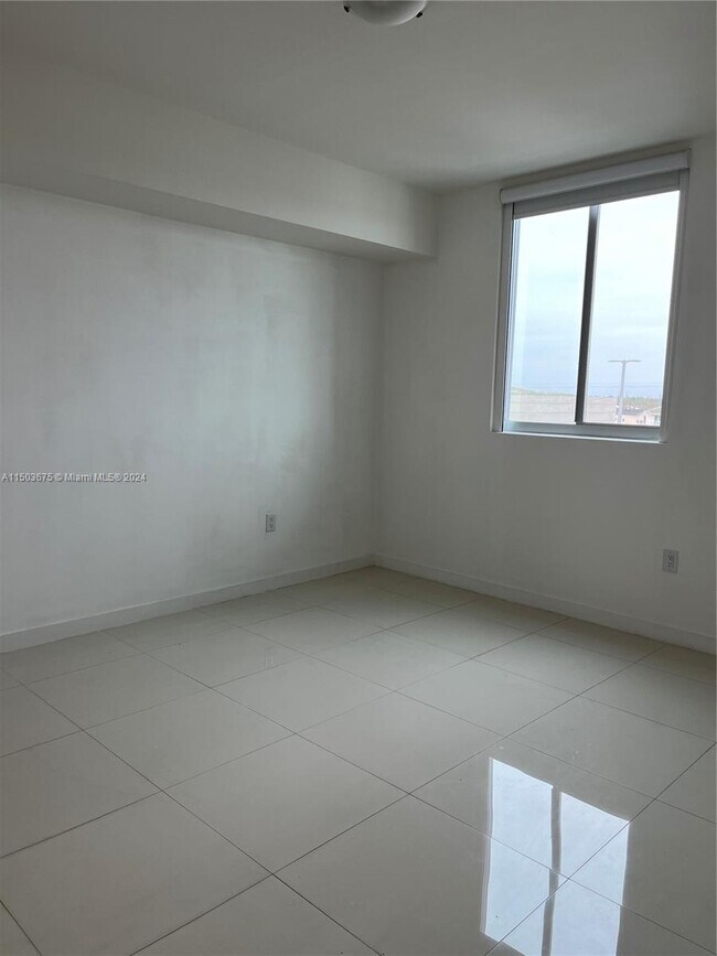 Foto del edificio - 7661 NW 107th Ave