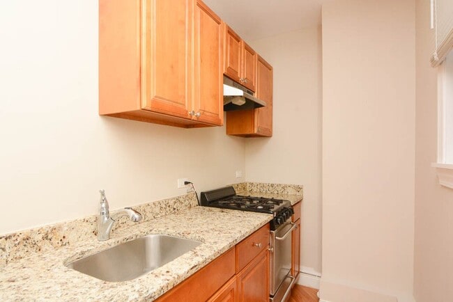 Foto del edificio - 899 Green Bay Rd