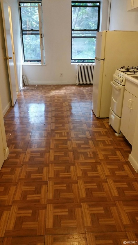 Building Photo - 531 East 6th Street