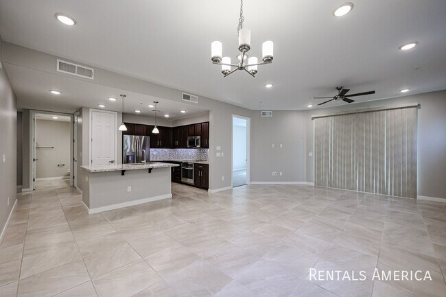 Building Photo - Charming 2-bedroom, 2 bath Condo