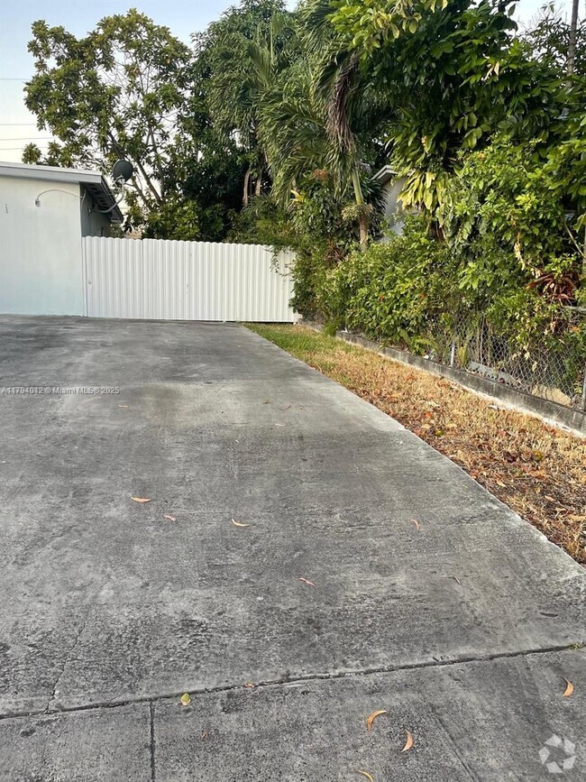 Building Photo - 15230 NW 33rd Ave