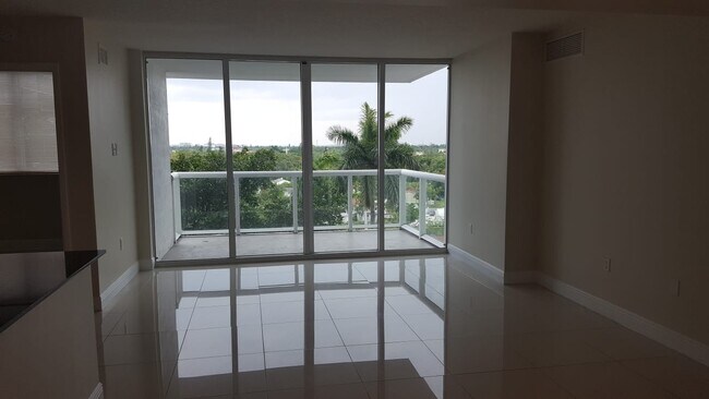 Foto del edificio - 1861 NW S River Dr